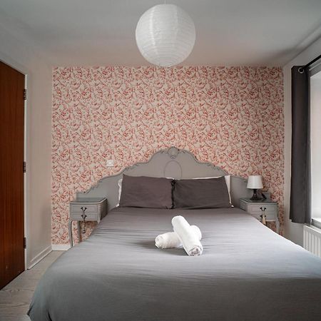 3 Bedroom Central Apartment In Belfast City Centre Buitenkant foto
