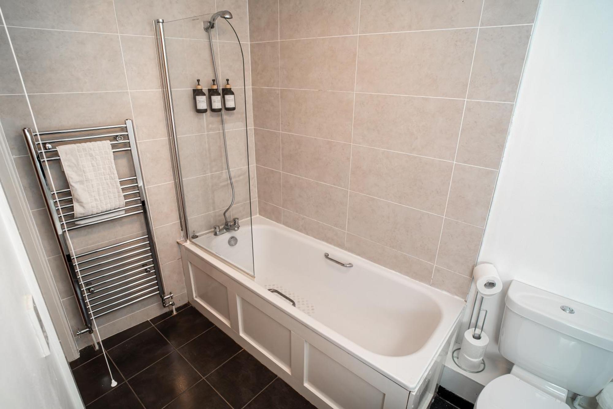 3 Bedroom Central Apartment In Belfast City Centre Buitenkant foto